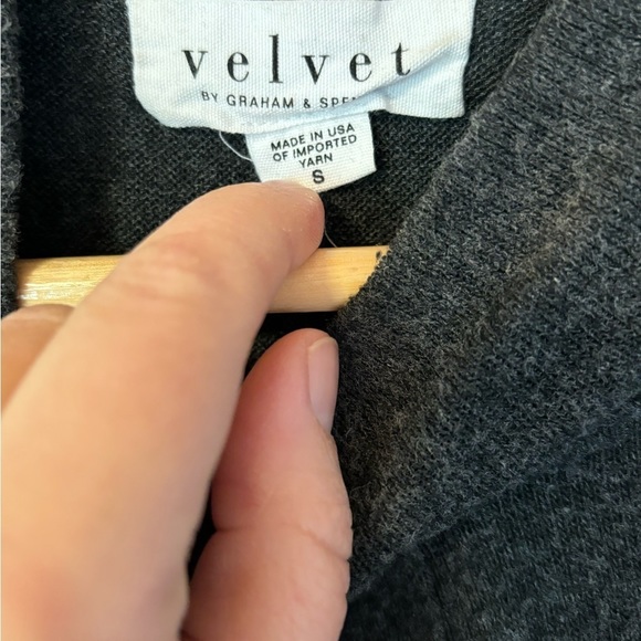 Velvet by Graham & Spencer- Karter Top- Grey Size S - Picture 5 of 7
